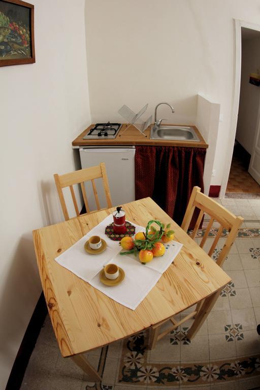 La Melagrana Apartman Castellammare del Golfo Szoba fotó
