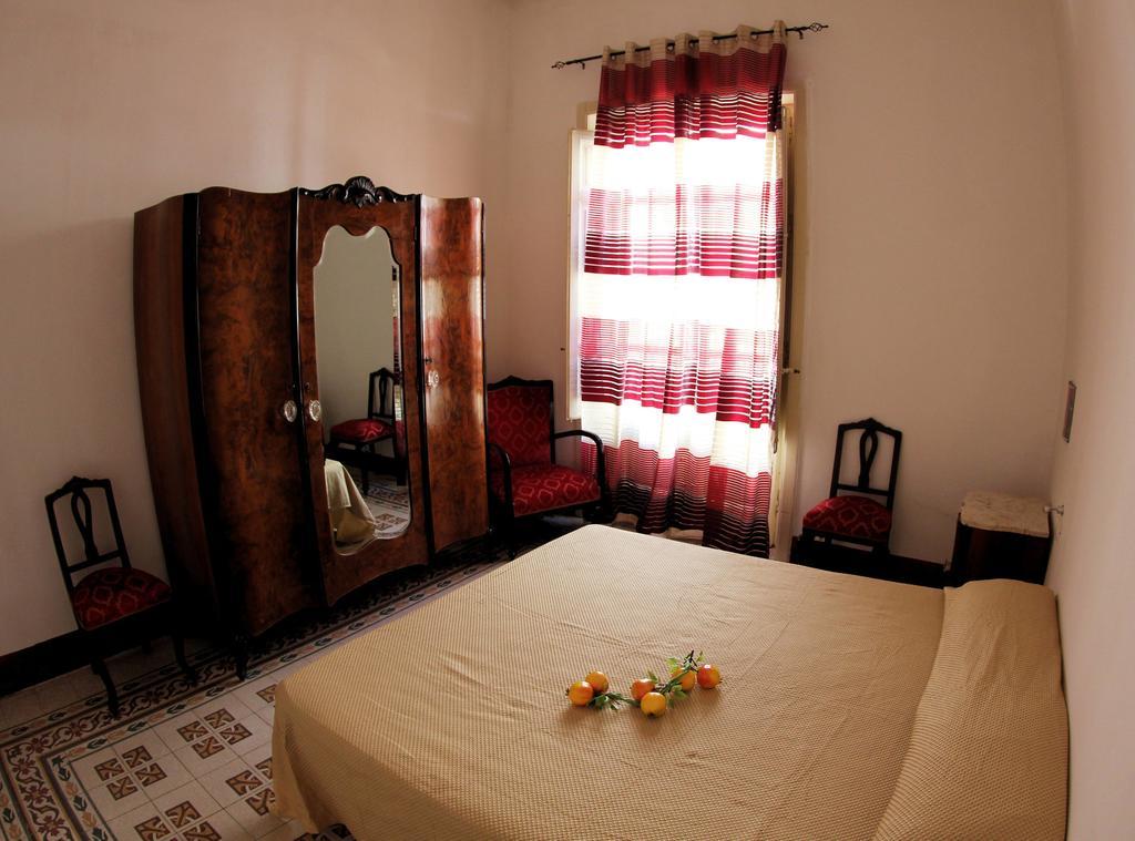 La Melagrana Apartman Castellammare del Golfo Szoba fotó